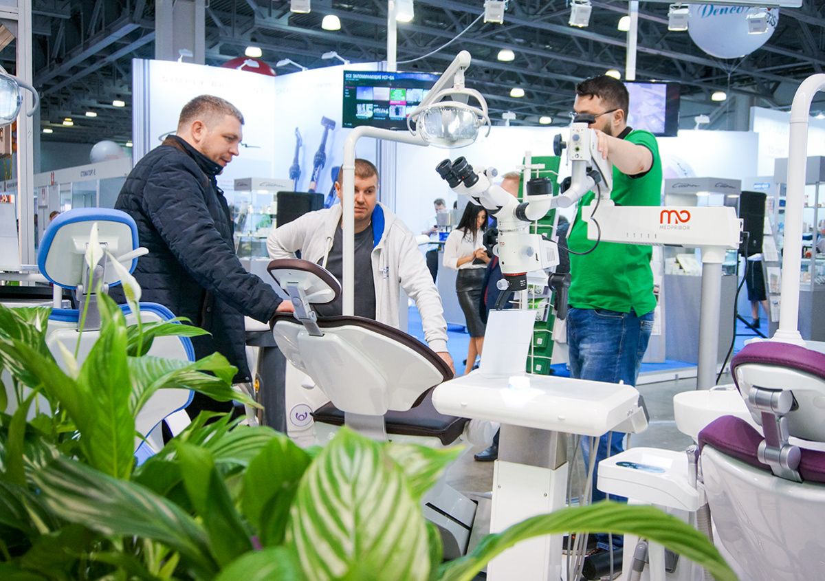 Стенд компании GREEN DENT на выставке Дентал Салон 2019_025