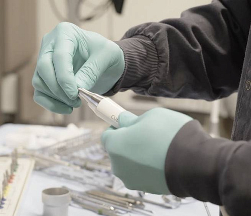 Acteon Group Piezotome CUBE – аппарат для костной хирургии с подсветкой