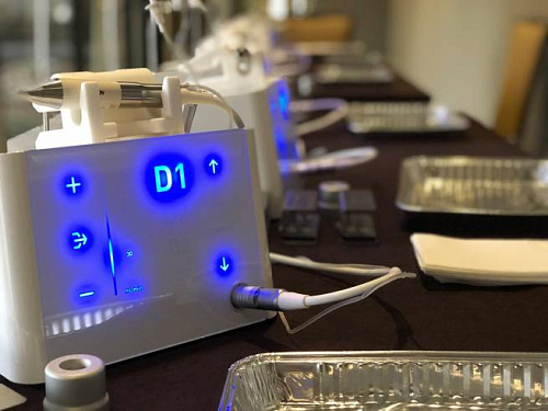 Acteon Group Piezotome CUBE – аппарат для костной хирургии с подсветкой